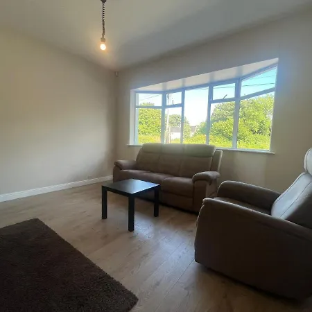 Apartment Yeats Self Catering And Bar *